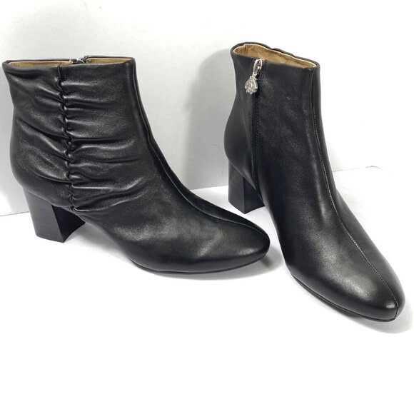 Bettye Muller Deena Booties Sz 9.5M Black Soft Napa Leather Heel Ankle Boots NEW - Picture 1 of 12